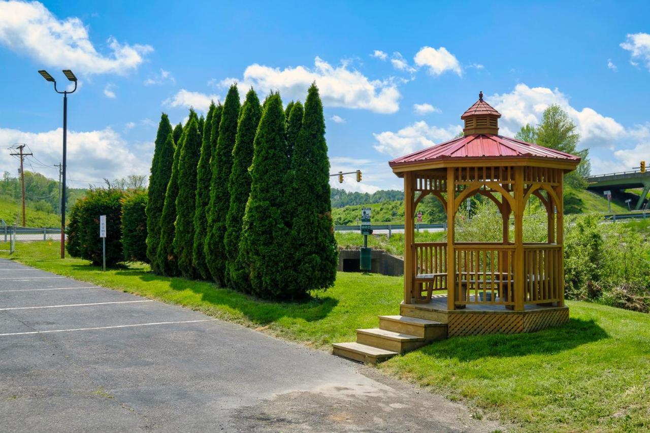 Red Roof Inn Hillsville Εξωτερικό φωτογραφία