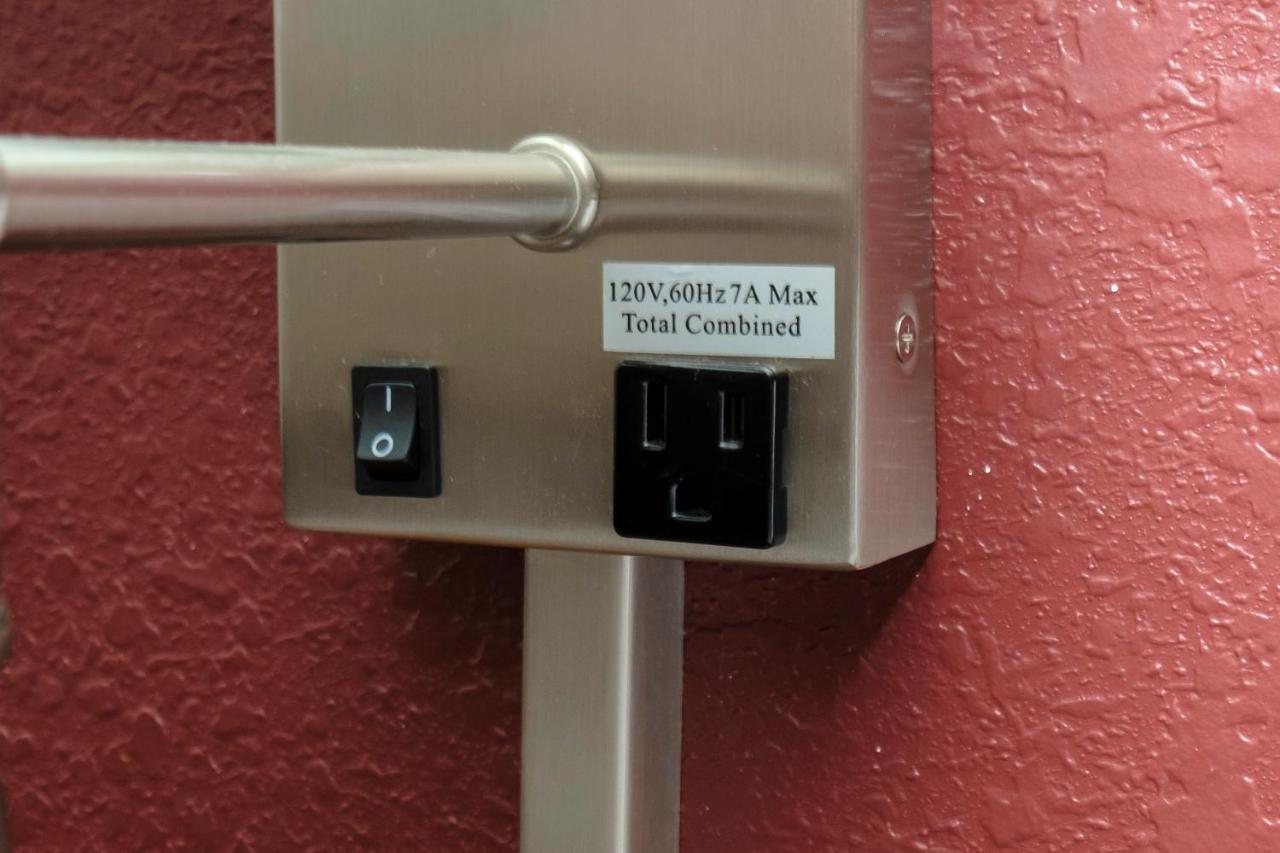 Red Roof Inn Hillsville Εξωτερικό φωτογραφία