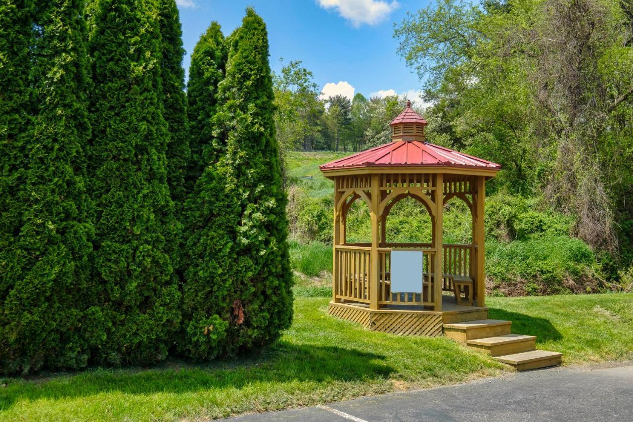 Red Roof Inn Hillsville Εξωτερικό φωτογραφία