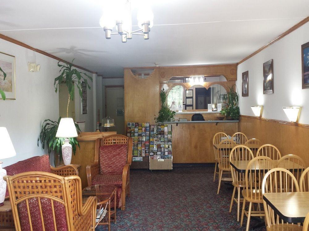 Red Roof Inn Hillsville Εξωτερικό φωτογραφία